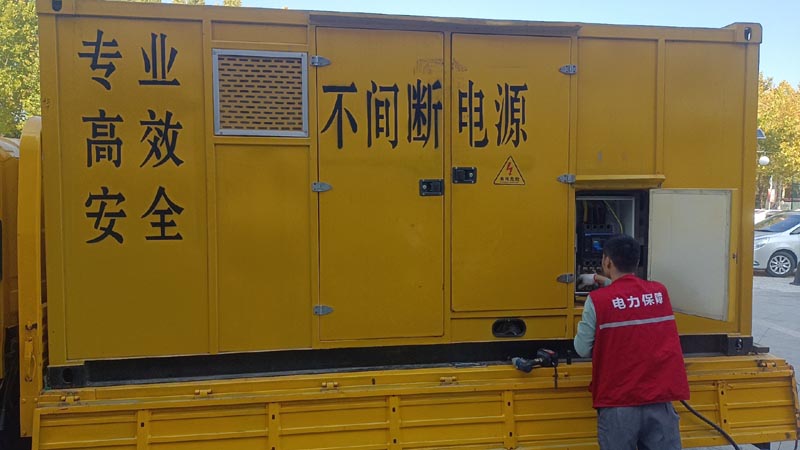 桑植柴油发电机组和UPS电源配合使用时，如何避免切换过程中的电力中断？