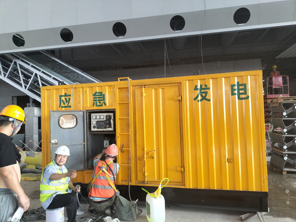 桑植怎样判断空气滤清器是否需要更换？